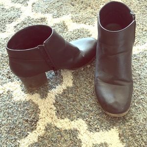 Black heel booties